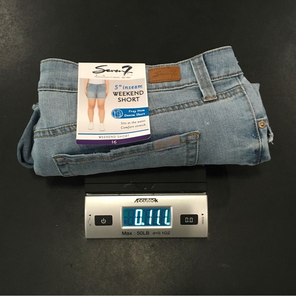 Seven7 Weekend Short 5” Inseam Fray Hem Denim Waist Comfort Stretch Size 16 NWT - Picture 11 of 11